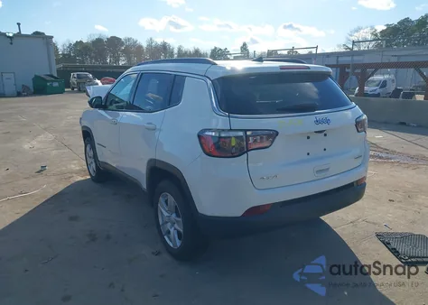 2022 Jeep Compass Latitude 4X4 z USA, uszkodzony, nr VIN 3C4NJDBB5NT221418
